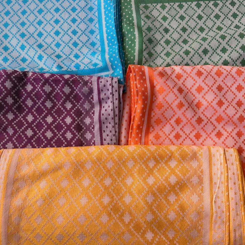 دستمال ژاکارد طرح لوزی دستمال ژاکارد طرح لوزی